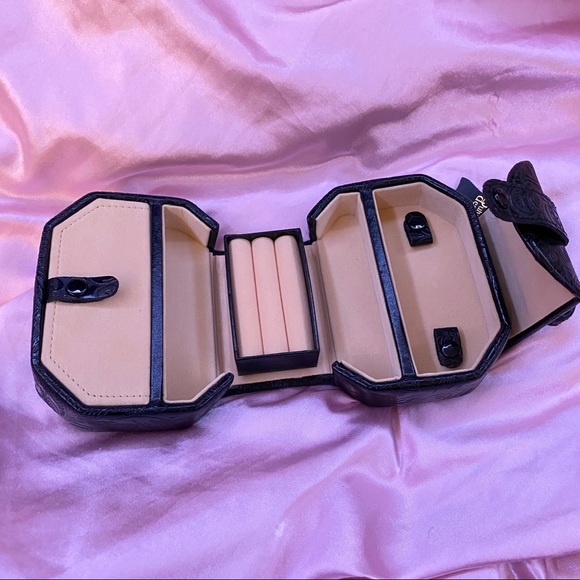 Vintage Genuine Leather Small Jewelry Box - Picture 4 of 8